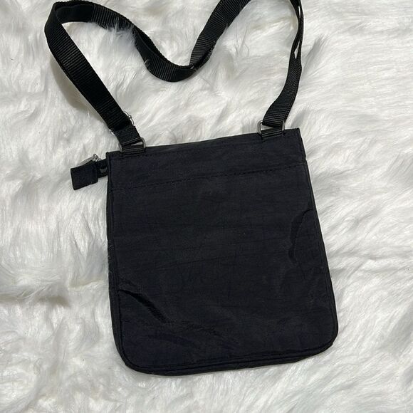 Baggallini Black Small Crossbody Purse B90 - Picture 6 of 8